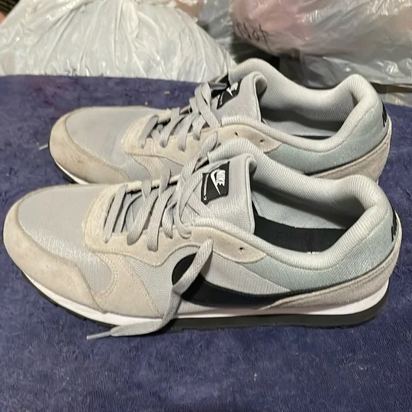 Nike MD runner 2 men’s 13 wolf grey 749794-002 - Picture 3 of 10